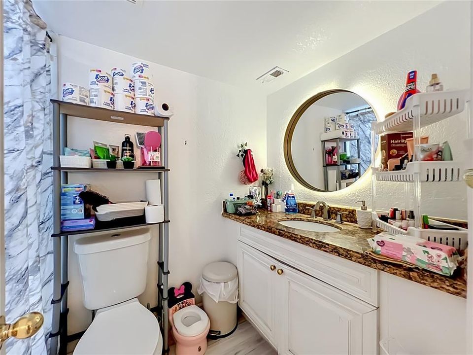 Activo con contrato: $145,000 (3 camas, 2 baños, 1270 Pies cuadrados)