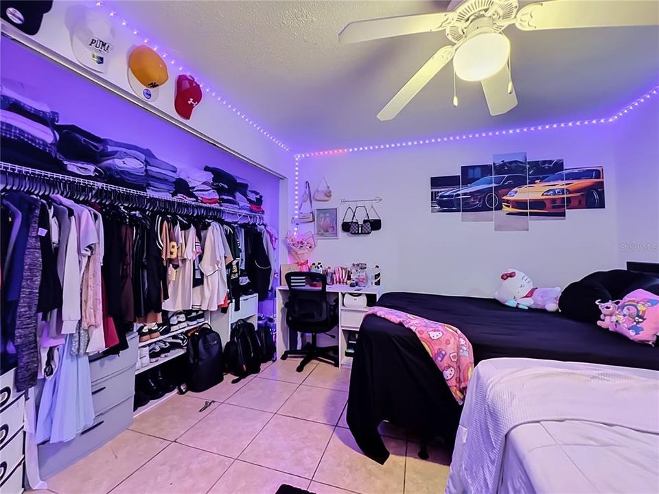 Activo con contrato: $145,000 (3 camas, 2 baños, 1270 Pies cuadrados)