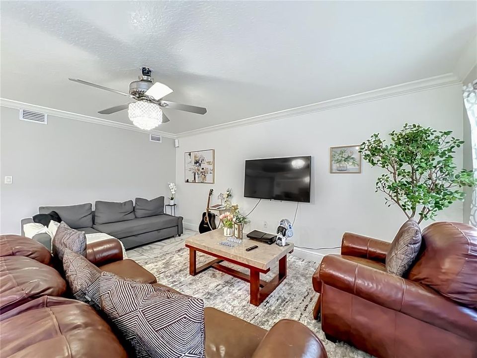 Activo con contrato: $145,000 (3 camas, 2 baños, 1270 Pies cuadrados)