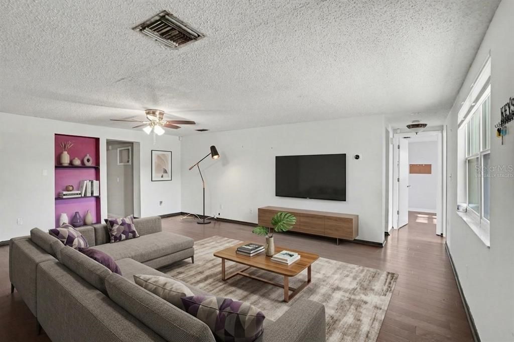 En Venta: $250,000 (3 camas, 2 baños, 1566 Pies cuadrados)