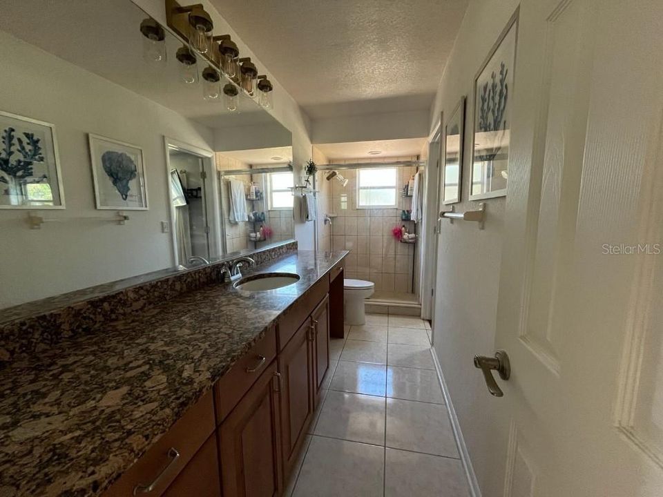 Activo con contrato: $470,000 (3 camas, 2 baños, 1937 Pies cuadrados)