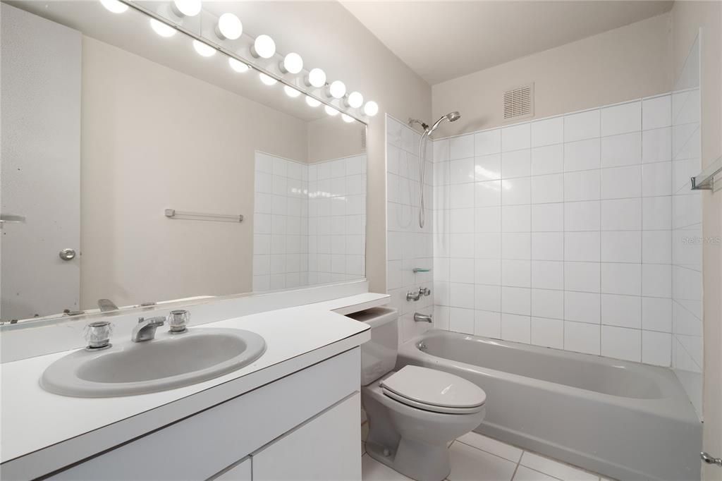 En Venta: $410,000 (3 camas, 2 baños, 1926 Pies cuadrados)