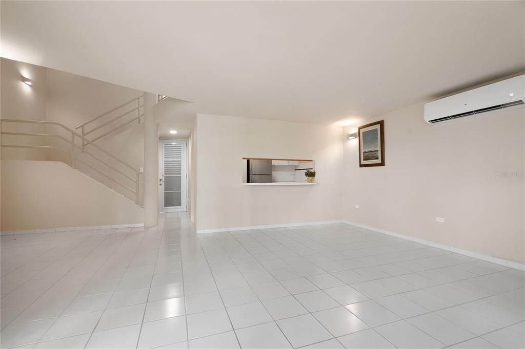 En Venta: $410,000 (3 camas, 2 baños, 1926 Pies cuadrados)