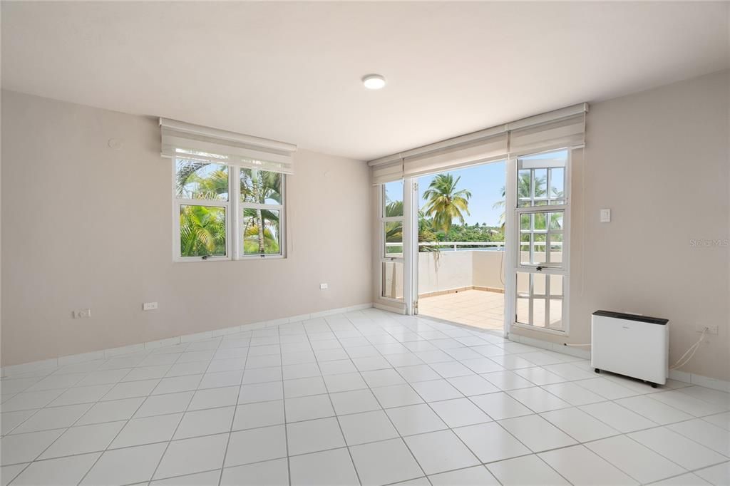 En Venta: $410,000 (3 camas, 2 baños, 1926 Pies cuadrados)