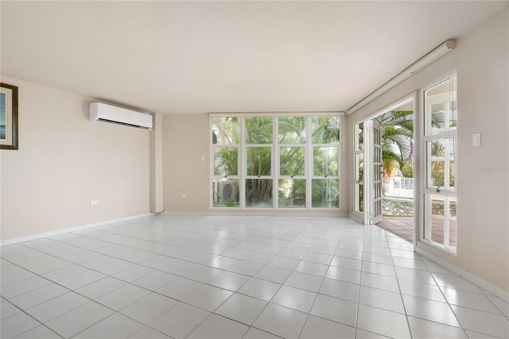 En Venta: $410,000 (3 camas, 2 baños, 1926 Pies cuadrados)
