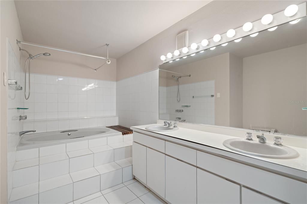 En Venta: $410,000 (3 camas, 2 baños, 1926 Pies cuadrados)