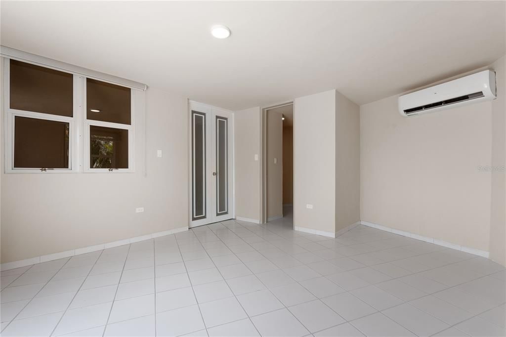 En Venta: $410,000 (3 camas, 2 baños, 1926 Pies cuadrados)