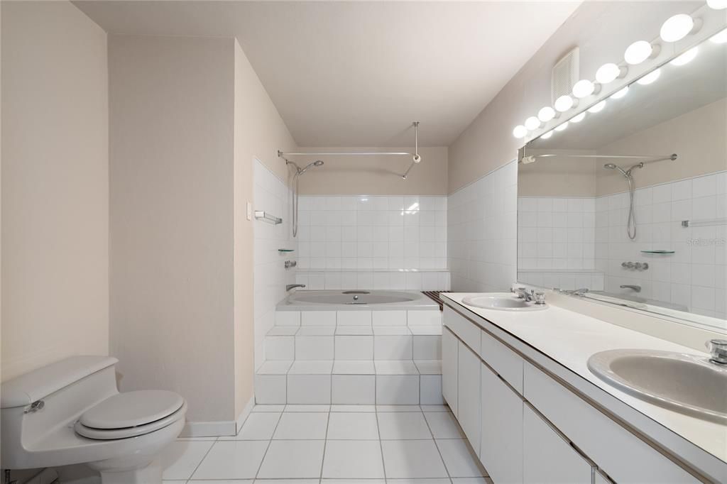 En Venta: $410,000 (3 camas, 2 baños, 1926 Pies cuadrados)
