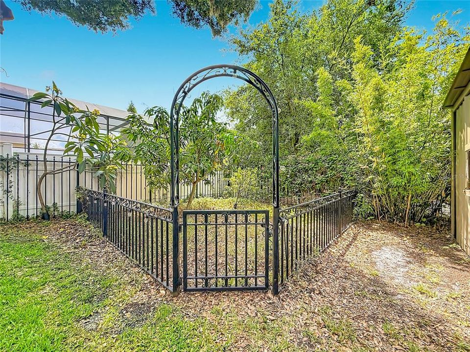 Active With Contract: $899,000 (4 beds, 2 baths, 2125 Square Feet)