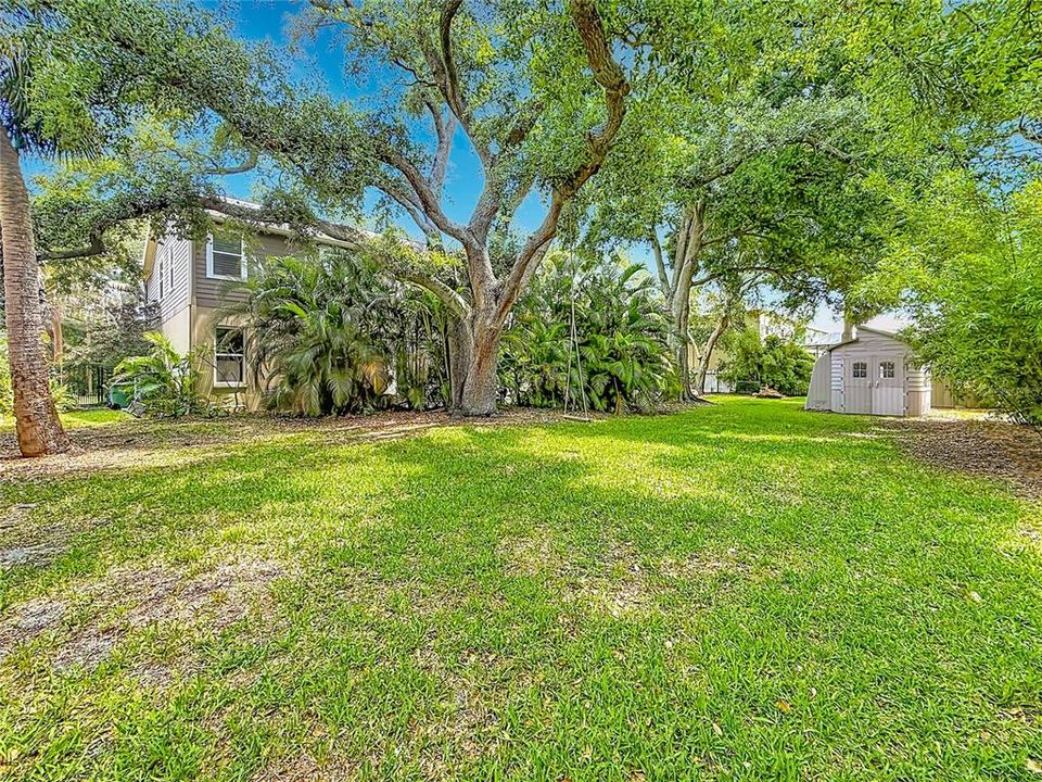 Active With Contract: $899,000 (4 beds, 2 baths, 2125 Square Feet)