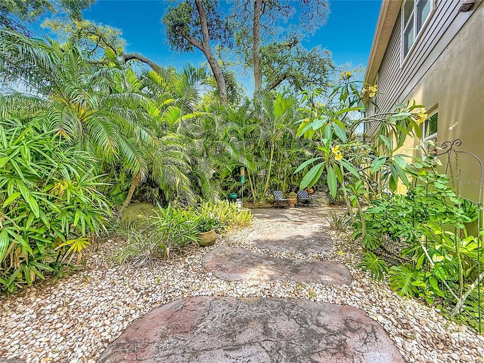 Active With Contract: $899,000 (4 beds, 2 baths, 2125 Square Feet)