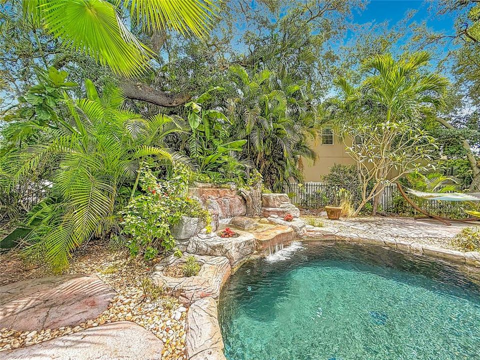 Active With Contract: $899,000 (4 beds, 2 baths, 2125 Square Feet)