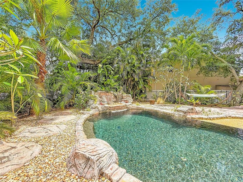 Active With Contract: $899,000 (4 beds, 2 baths, 2125 Square Feet)