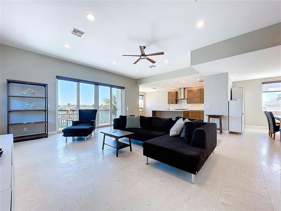 For Sale: $3,299,000 (4 beds, 4 baths, 3495 Square Feet)