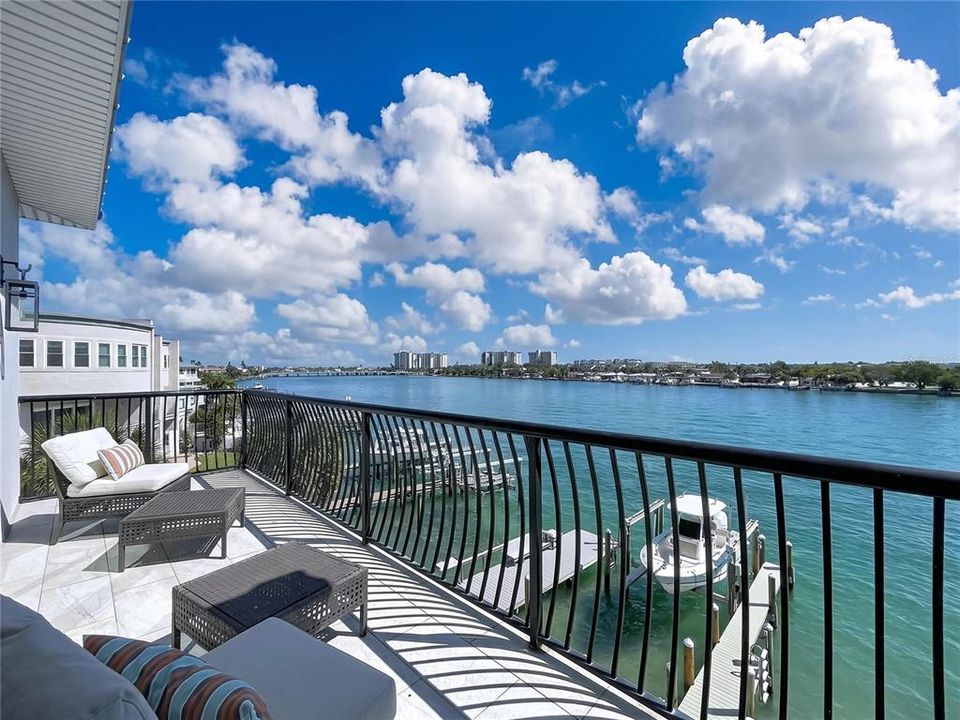 For Sale: $3,299,000 (4 beds, 4 baths, 3495 Square Feet)
