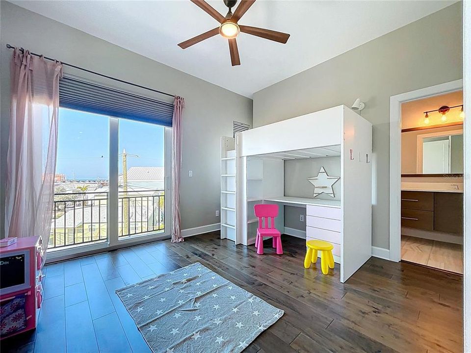 For Sale: $3,299,000 (4 beds, 4 baths, 3495 Square Feet)