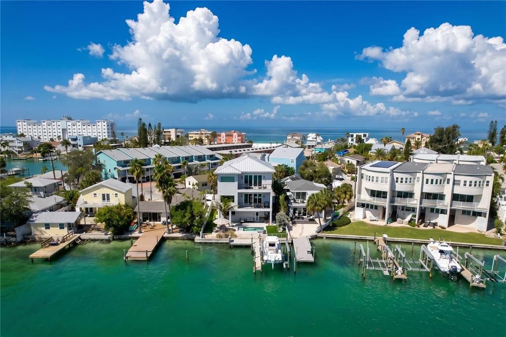 For Sale: $3,299,000 (4 beds, 4 baths, 3495 Square Feet)