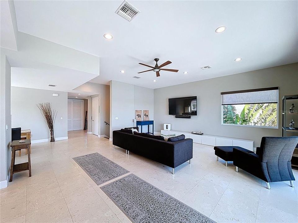 For Sale: $3,299,000 (4 beds, 4 baths, 3495 Square Feet)