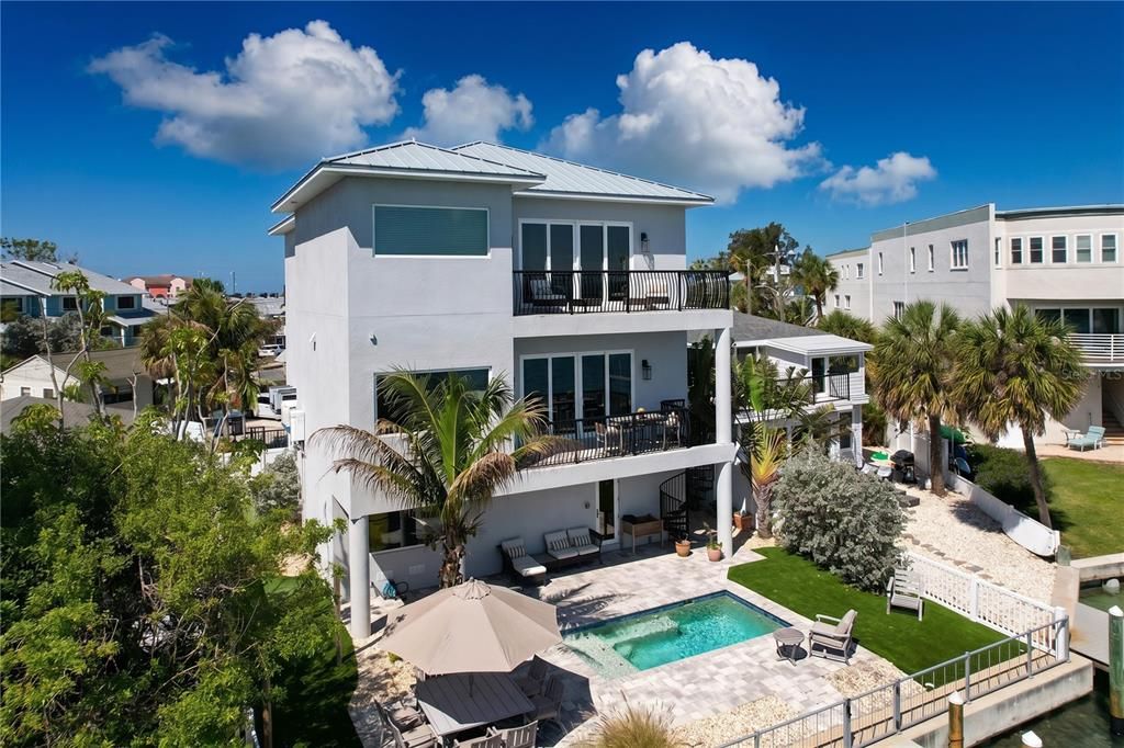 For Sale: $3,299,000 (4 beds, 4 baths, 3495 Square Feet)