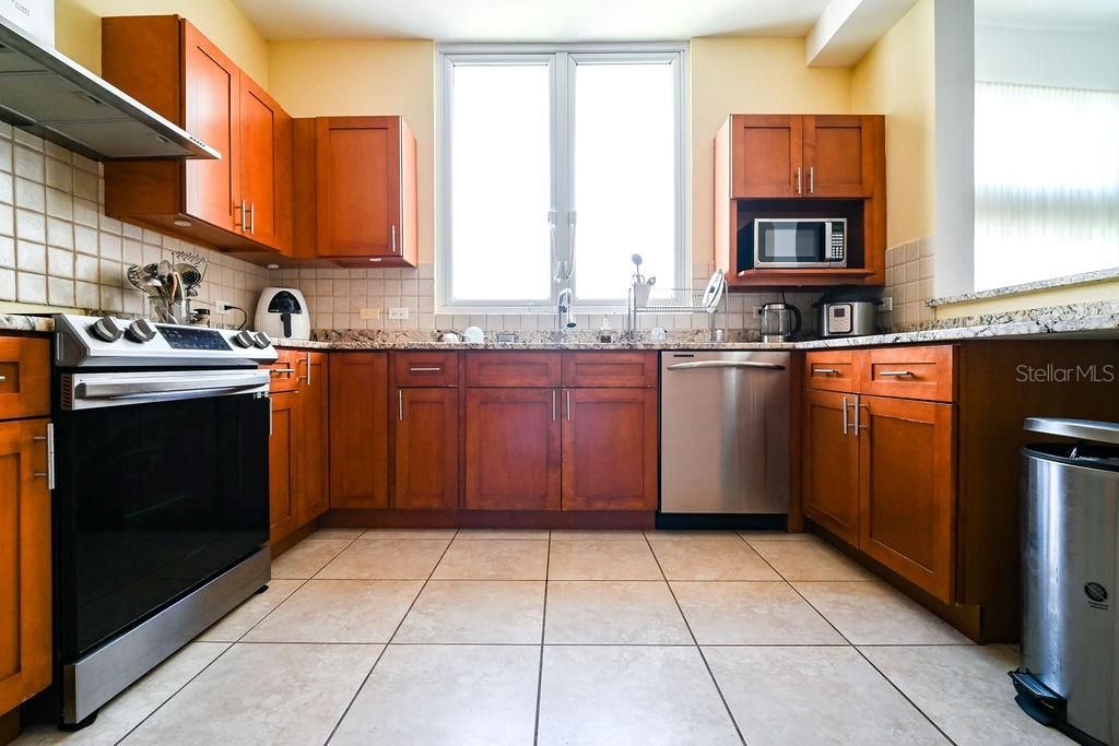 На продажу: $499,000 (4 спален, 3 ванн, 2683.9 Квадратных фут)