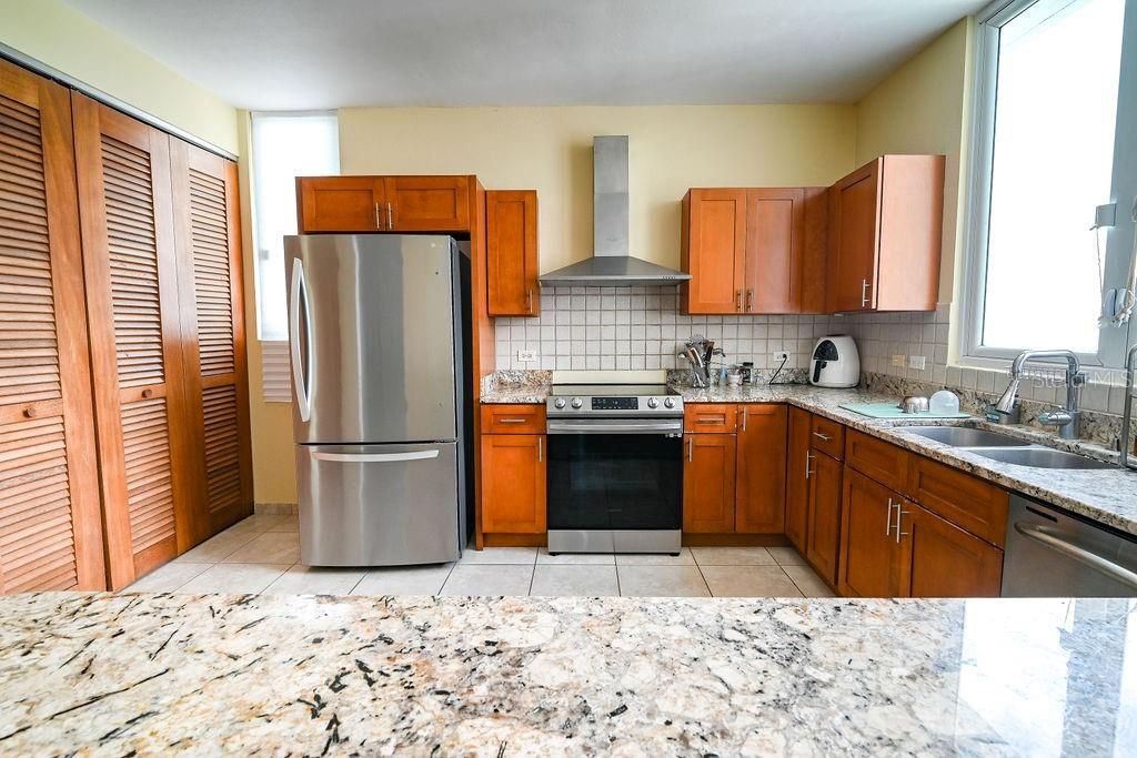 На продажу: $499,000 (4 спален, 3 ванн, 2683.9 Квадратных фут)