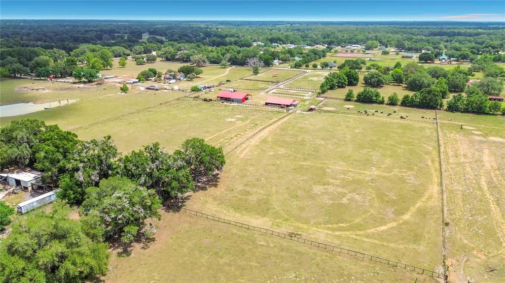 На продажу: $1,200,000 (16.70 acres)