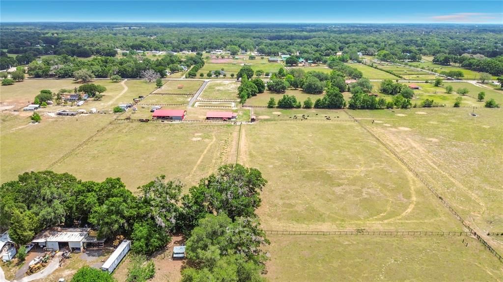 На продажу: $1,200,000 (16.70 acres)