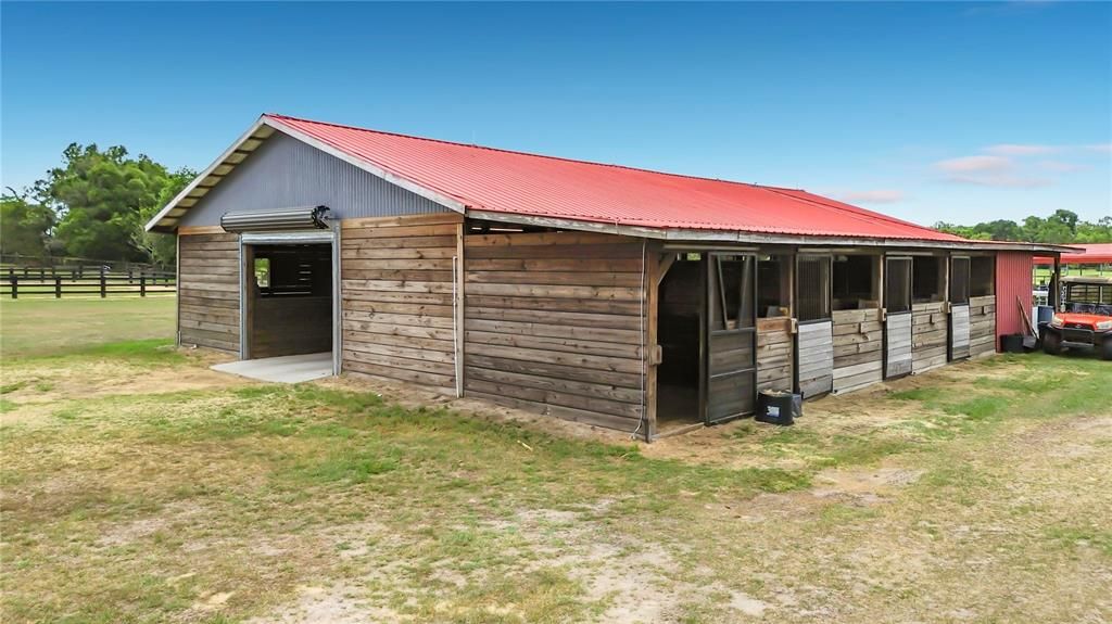 На продажу: $1,200,000 (16.70 acres)