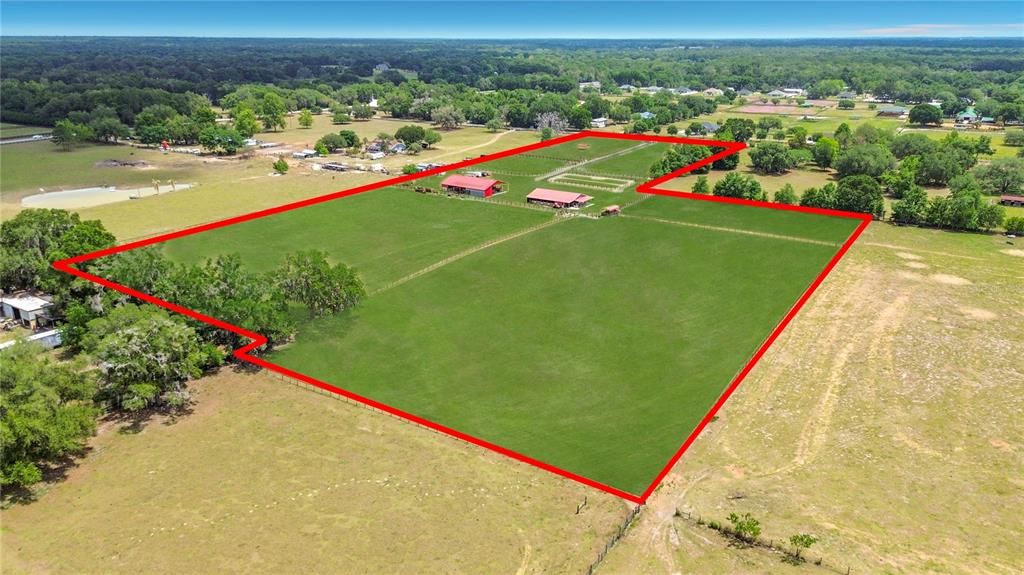 На продажу: $1,200,000 (16.70 acres)