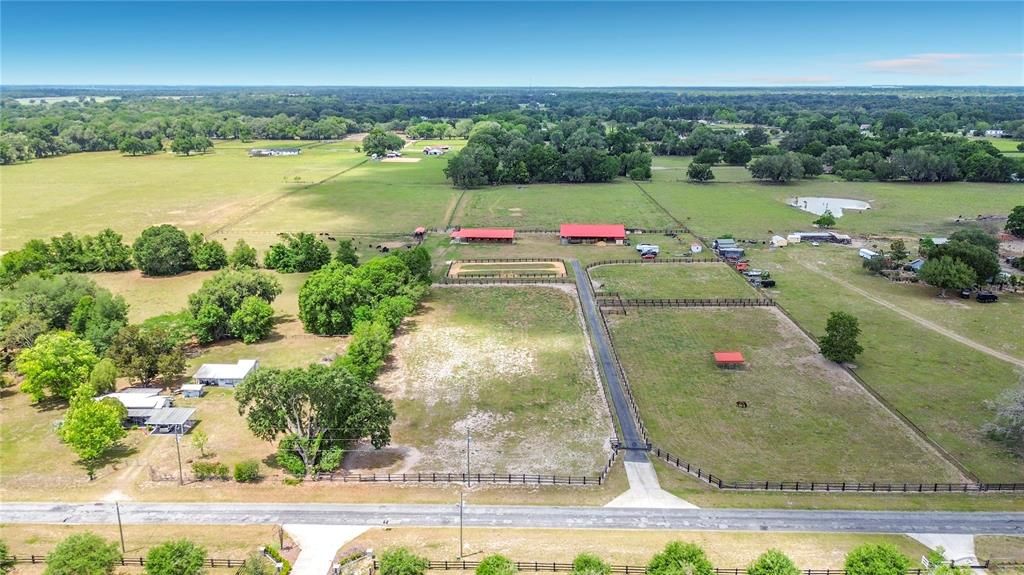 На продажу: $1,200,000 (16.70 acres)