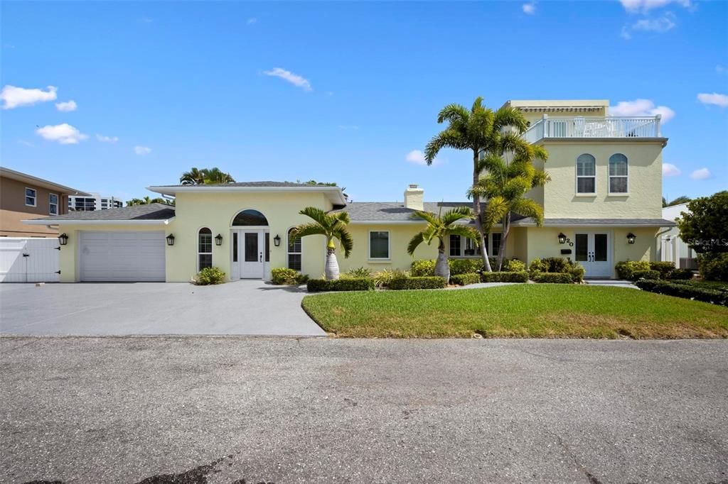 Activo con contrato: $1,390,000 (4 camas, 4 baños, 2966 Pies cuadrados)