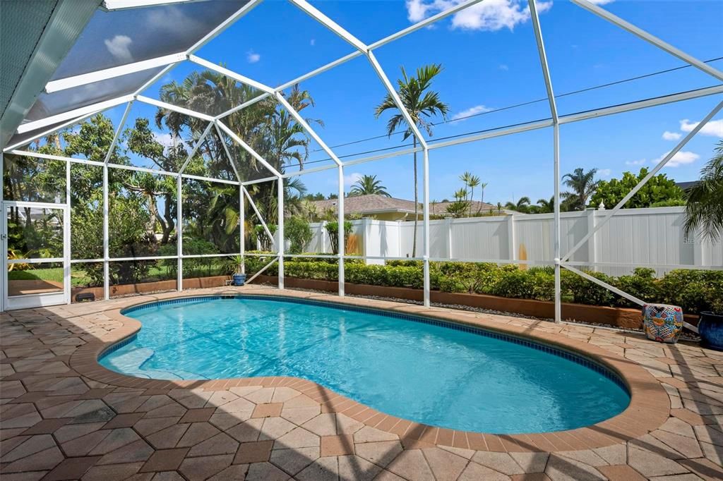Activo con contrato: $1,390,000 (4 camas, 4 baños, 2966 Pies cuadrados)