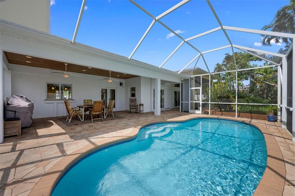 Activo con contrato: $1,390,000 (4 camas, 4 baños, 2966 Pies cuadrados)