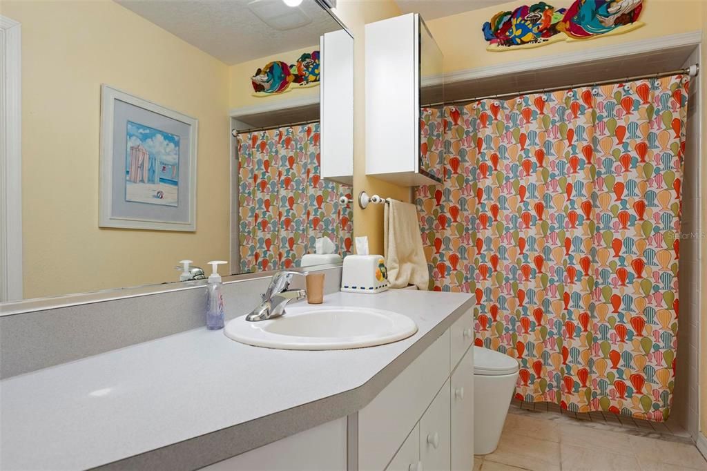 Activo con contrato: $1,390,000 (4 camas, 4 baños, 2966 Pies cuadrados)