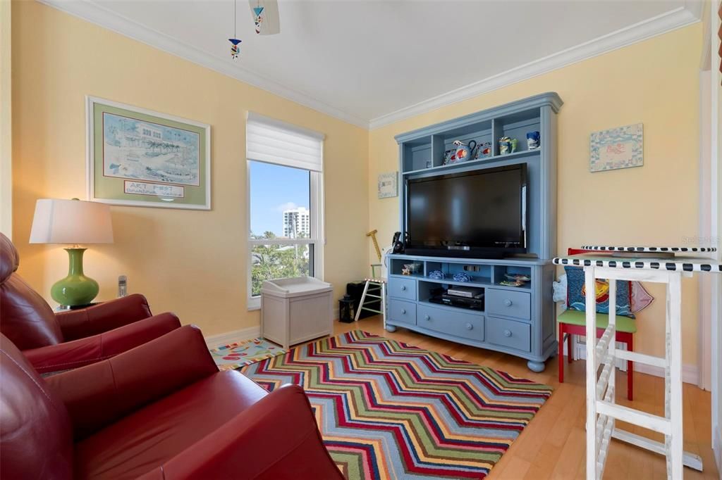 Activo con contrato: $1,390,000 (4 camas, 4 baños, 2966 Pies cuadrados)