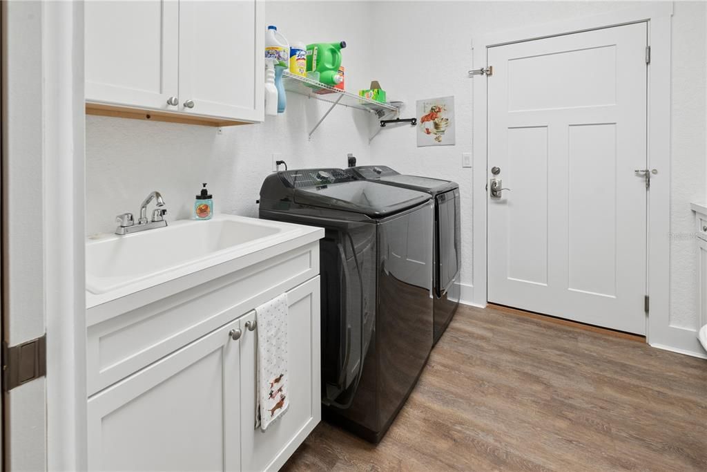 For Sale: $665,000 (3 beds, 2 baths, 1538 Square Feet)