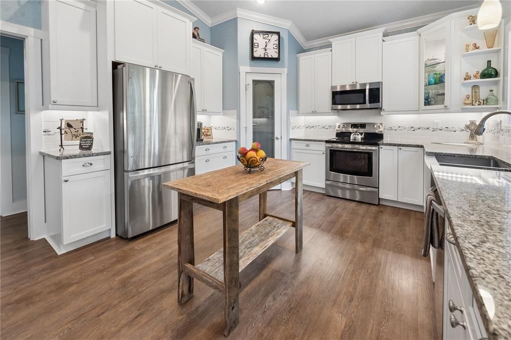 For Sale: $665,000 (3 beds, 2 baths, 1538 Square Feet)