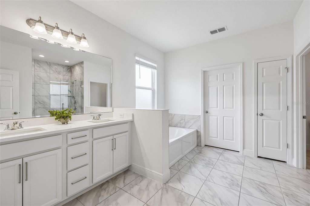 For Sale: $765,000 (4 beds, 3 baths, 2900 Square Feet)