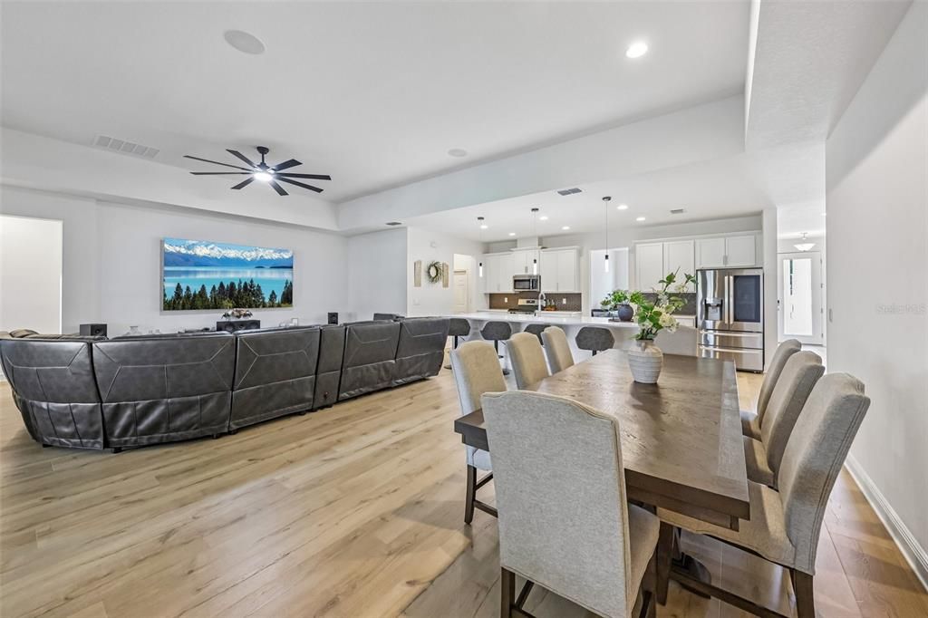 For Sale: $765,000 (4 beds, 3 baths, 2900 Square Feet)