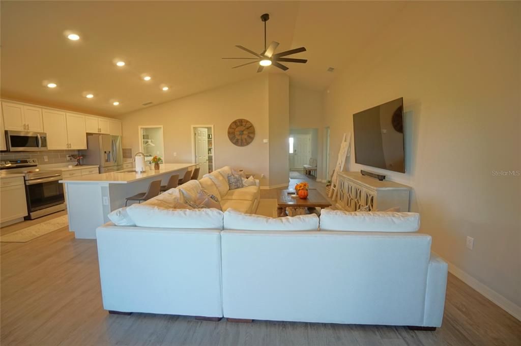 Active With Contract: $2,400 (3 beds, 2 baths, 1990 Square Feet)
