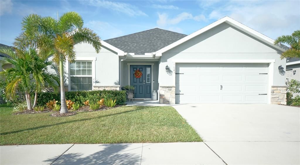 Active With Contract: $2,400 (3 beds, 2 baths, 1990 Square Feet)
