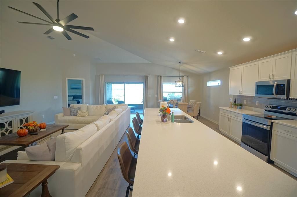 Active With Contract: $2,400 (3 beds, 2 baths, 1990 Square Feet)