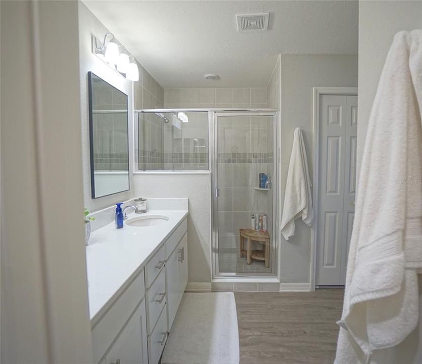 Active With Contract: $2,400 (3 beds, 2 baths, 1990 Square Feet)