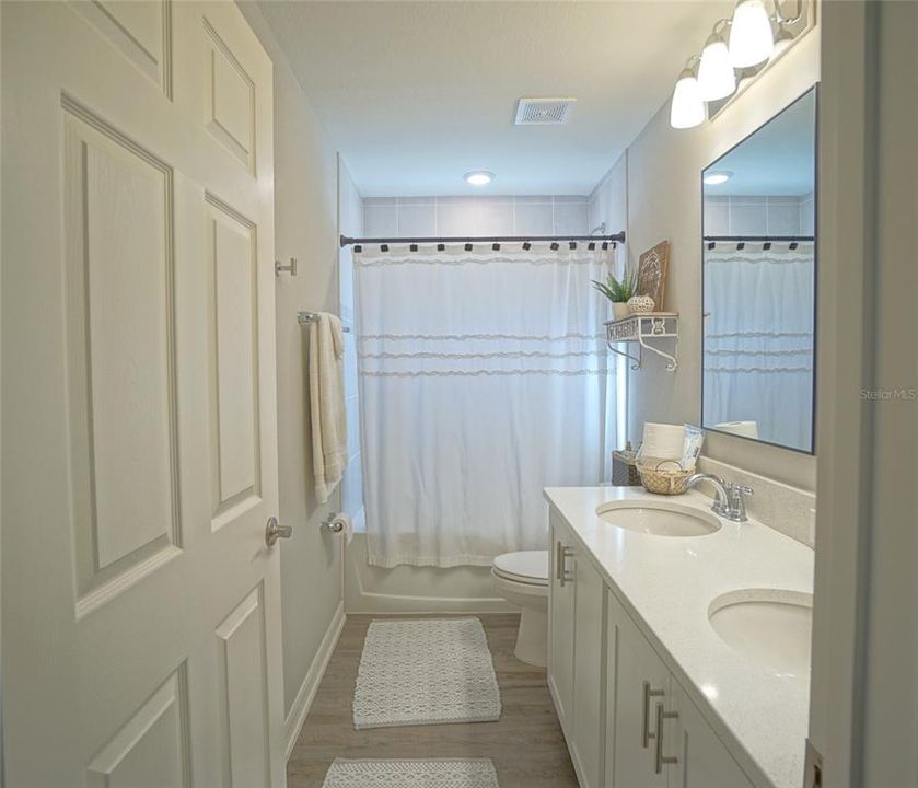 Active With Contract: $2,400 (3 beds, 2 baths, 1990 Square Feet)