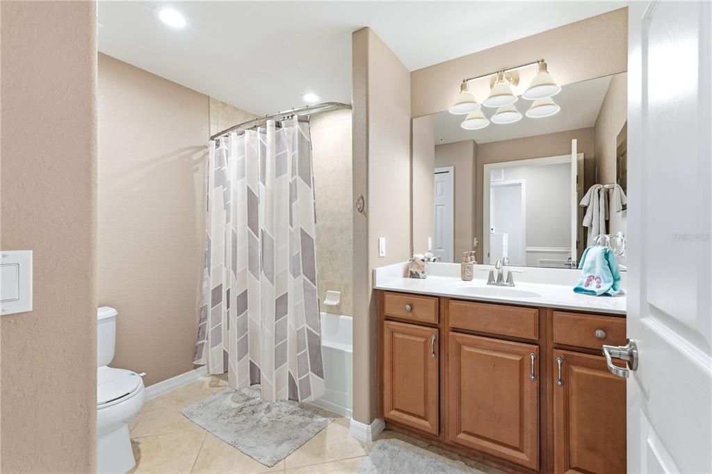 For Rent: $2,995 (3 beds, 2 baths, 1786 Square Feet)
