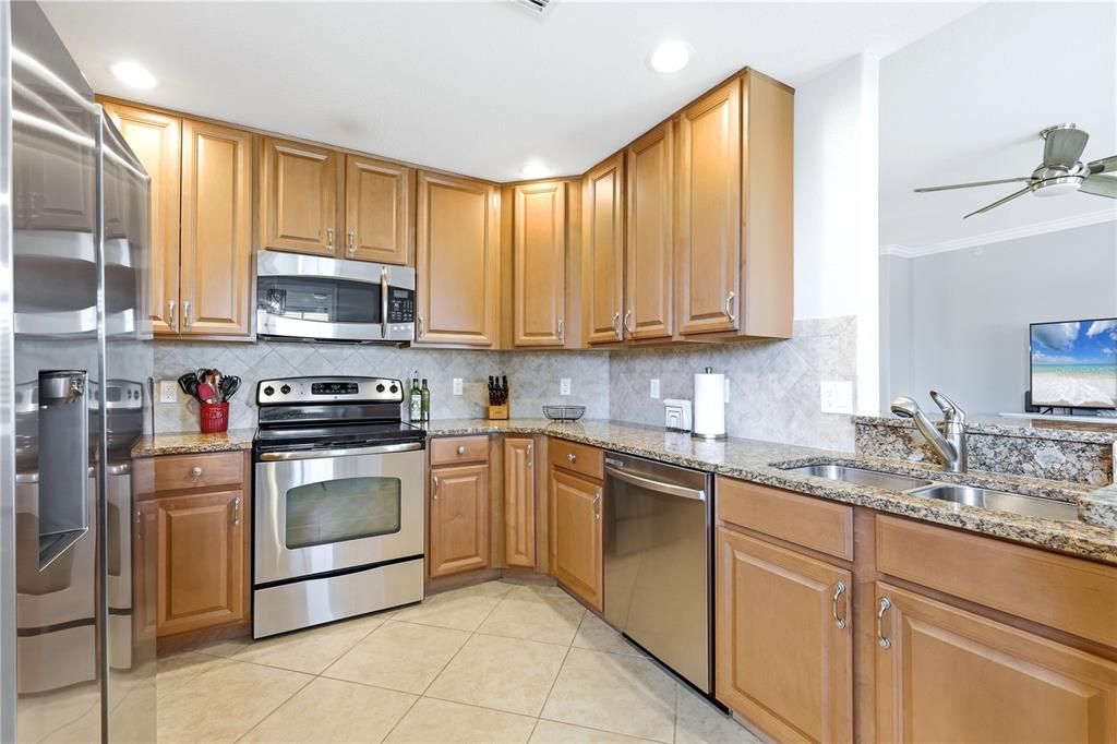 For Rent: $2,995 (3 beds, 2 baths, 1786 Square Feet)