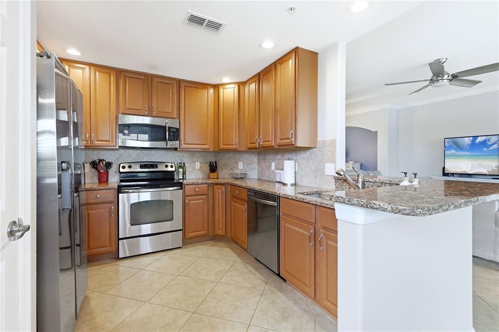 For Rent: $2,995 (3 beds, 2 baths, 1786 Square Feet)