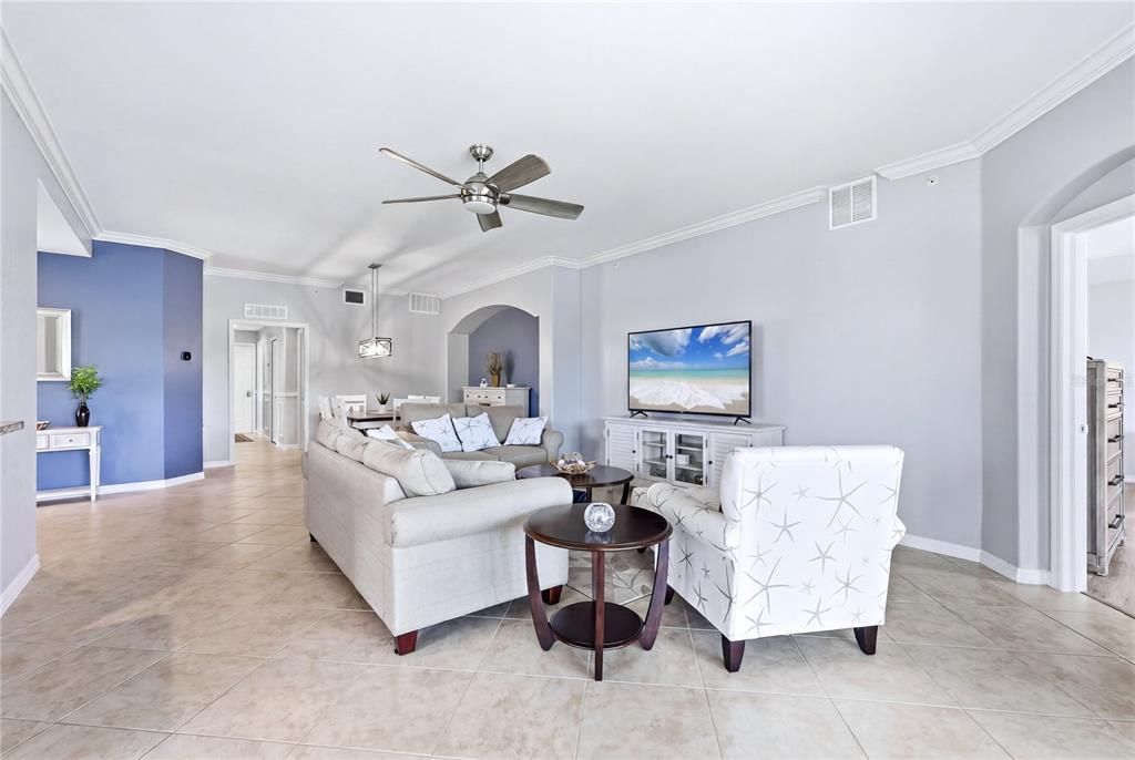 For Rent: $2,995 (3 beds, 2 baths, 1786 Square Feet)