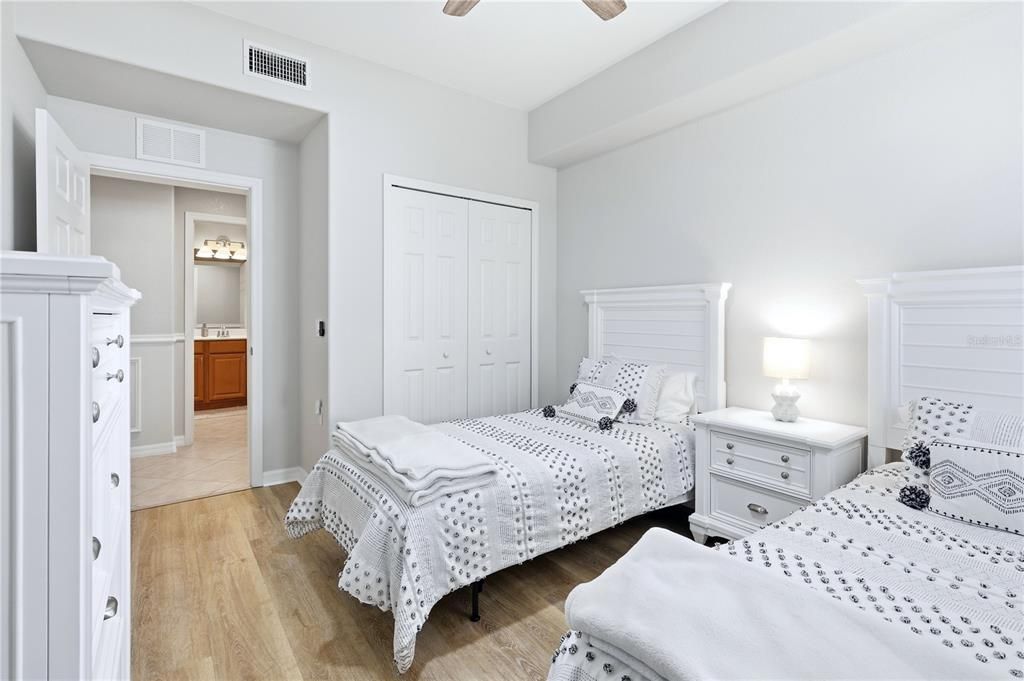 For Rent: $2,995 (3 beds, 2 baths, 1786 Square Feet)