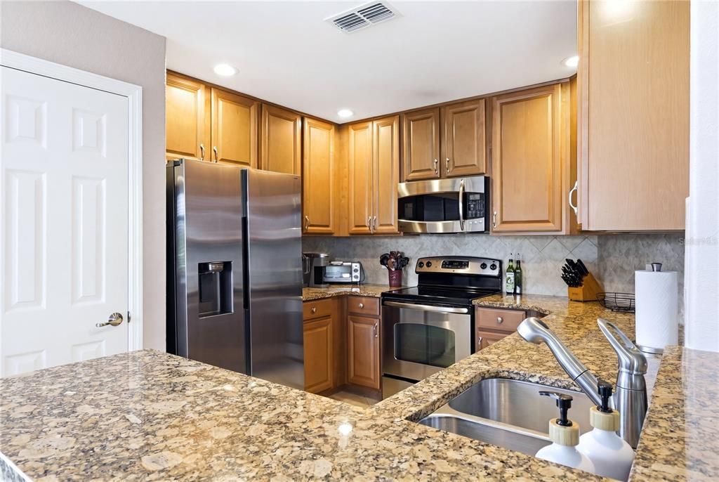For Rent: $2,995 (3 beds, 2 baths, 1786 Square Feet)